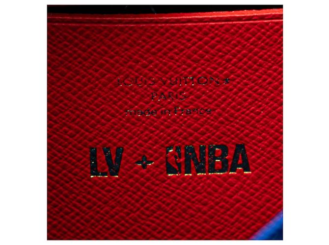 Borsa a tracolla Monogram Soft Trunk Phone Box Louis Vuitton x NBA Marrone Bianco - vista 7