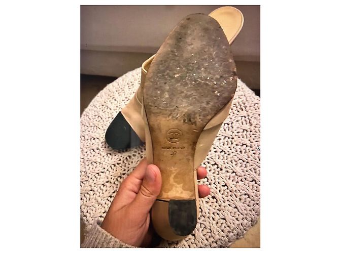 Chanel-Pumps in den ikonischen Farben der Marke Beige - Ansicht 5