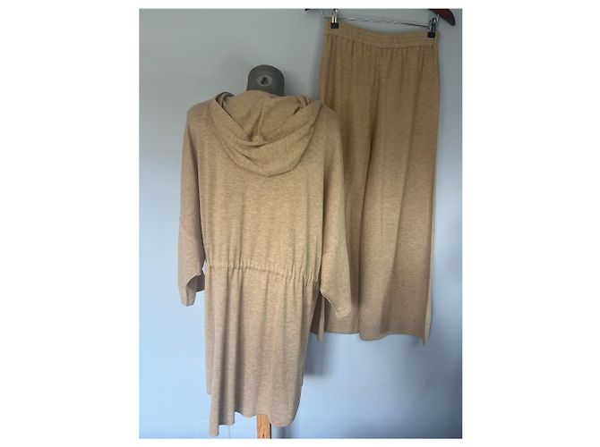 Autre Marque Conjunto de 3 piezas Interdee – Taupe claro M/L – Top, chaleco con capucha, pantalones fluidos - vista 2