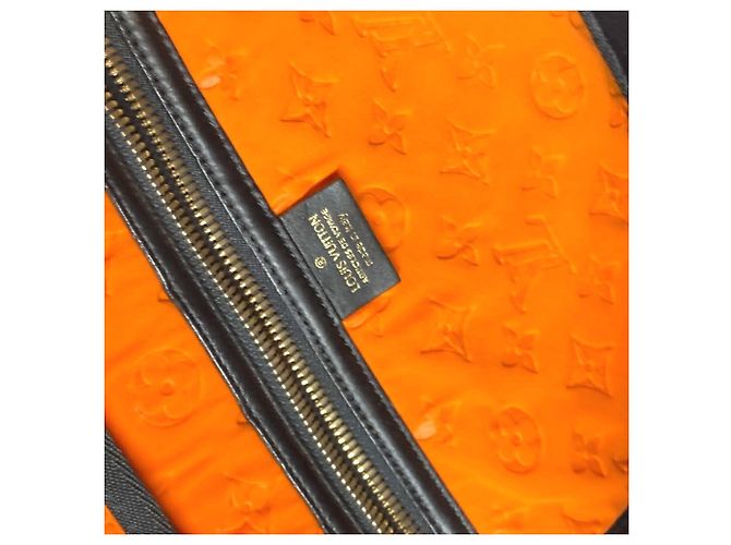 Borsa a spalla Scuba MM della linea Cruise Louis Vuitton M92803 Arancione - vista 12