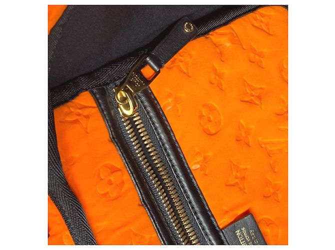 Borsa a spalla Scuba MM della linea Cruise Louis Vuitton M92803 Arancione - vista 13