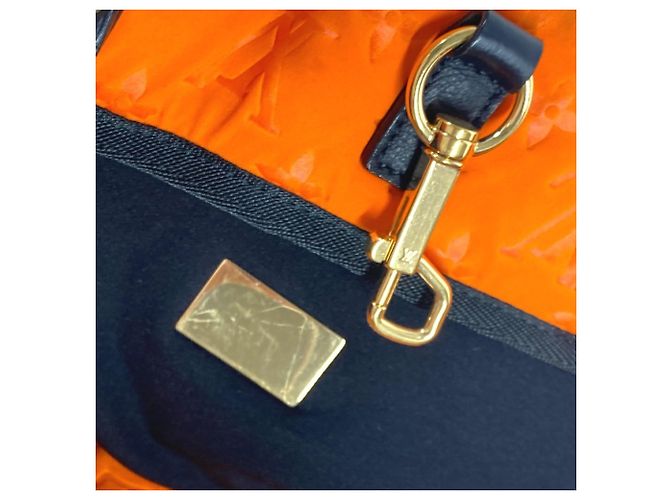 Borsa a spalla Scuba MM della linea Cruise Louis Vuitton M92803 Arancione - vista 14