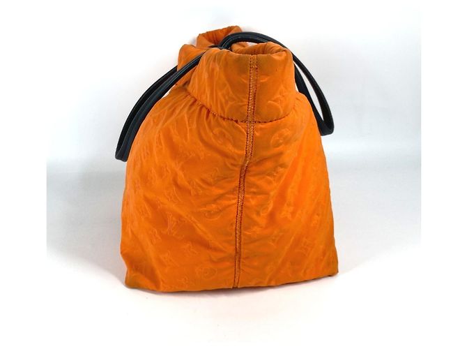 Borsa a spalla Scuba MM della linea Cruise Louis Vuitton M92803 Arancione - vista 3