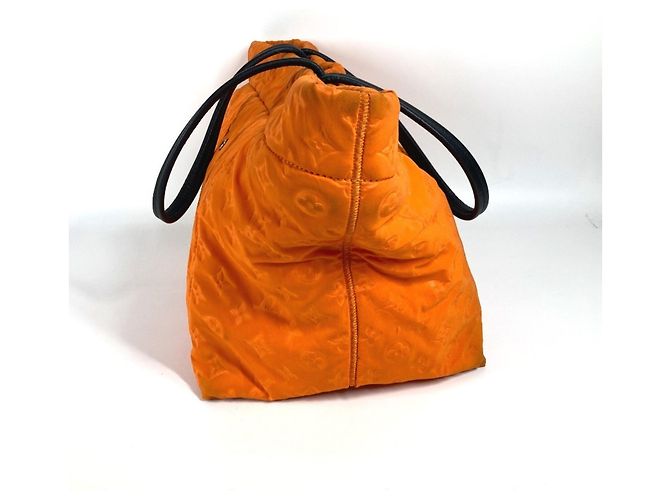 Borsa a spalla Scuba MM della linea Cruise Louis Vuitton M92803 Arancione - vista 4