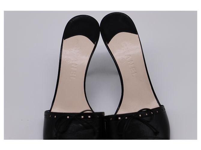 Timeless Sandali con tacco Chanel CC Bow in pelle nera Nero - vista 11