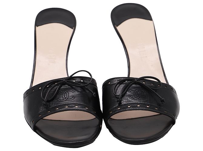 Timeless Sandali con tacco Chanel CC Bow in pelle nera Nero - vista 2