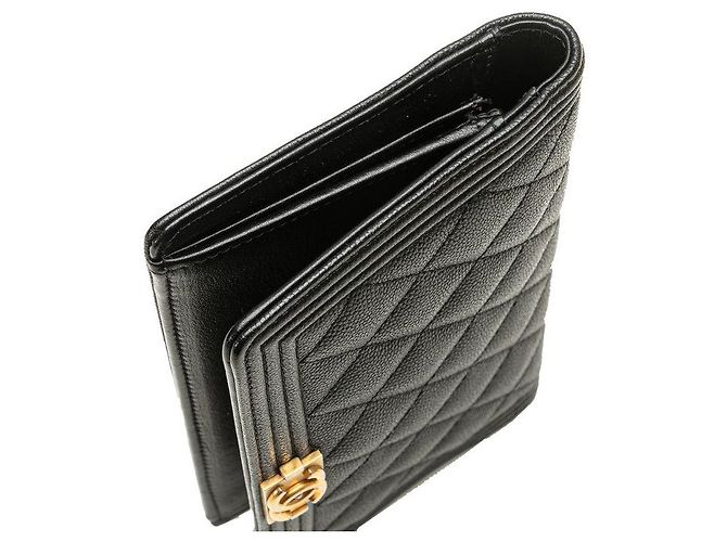 Portafoglio lungo in caviar Chanel Boy Nero - vista 4