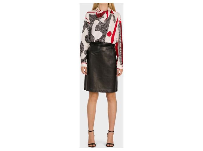 Top Céline, modelo Línea Gráfica Negro Blanco Roja - vista 3