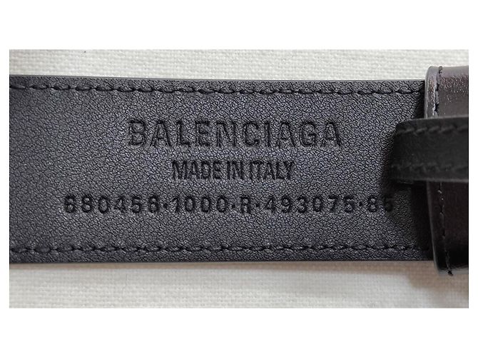 Cinturón Balenciaga BB Belt 30 de cuero negro con hebilla dorada - vista 4