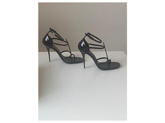 Sandali con tacco a spillo Yves Saint Laurent Cassandra nero vernice - vista 2