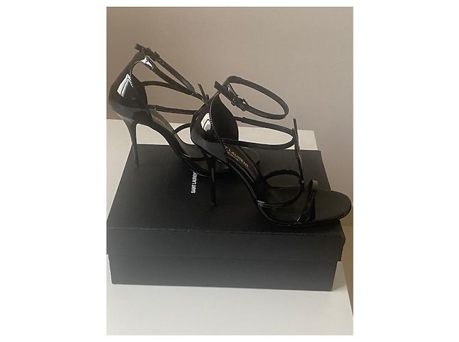 Sandali con tacco a spillo Yves Saint Laurent Cassandra nero vernice - vista 8