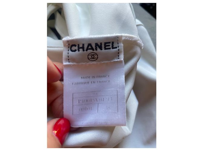 Chanel Badeanzug Einteiler weiß mit CC Logo Stickerei - Ansicht 11
