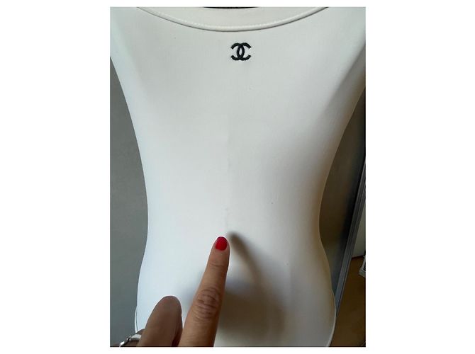 Chanel Badeanzug Einteiler weiß mit CC Logo Stickerei - Ansicht 5