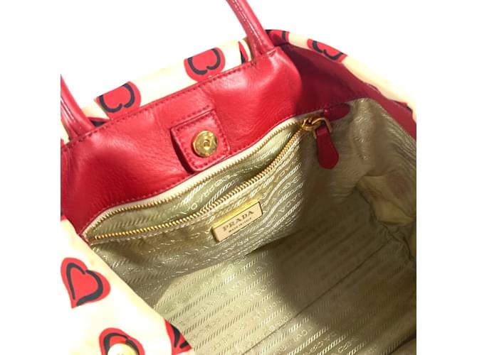 Tote Prada Herz-Logo-Handtasche Weiß Rot - Ansicht 14