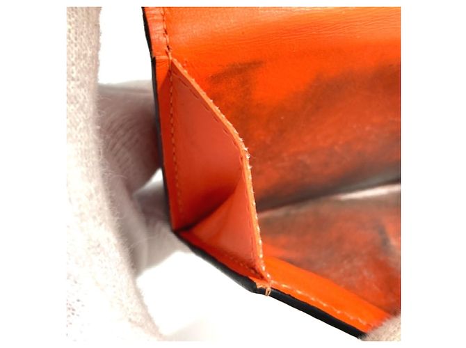 Billetera Compacta Discovery Taigarama Louis Vuitton Naranja - vista 16
