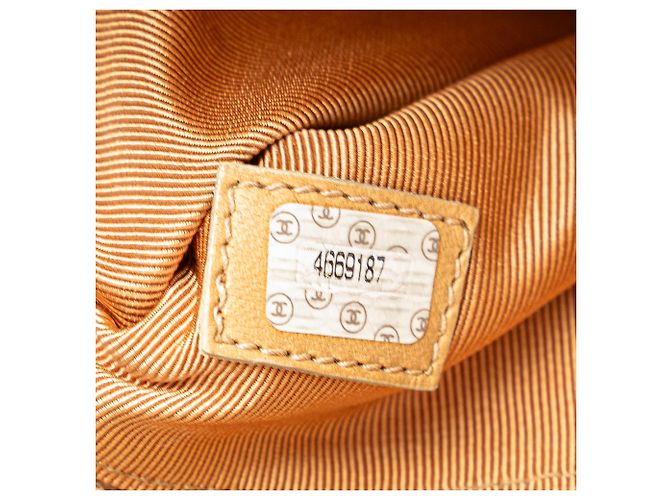 Borsa a spalla con catena logo in caviale giallo Chanel - vista 6