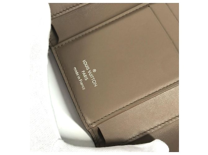 Billetera plegable Taurillon Louis Vuitton Rosa - vista 8