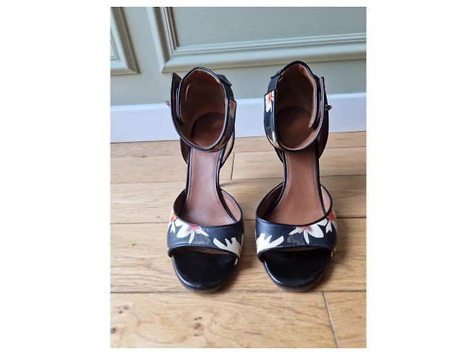 Scarpe Givenchy per donna in buone condizioni - vista 2