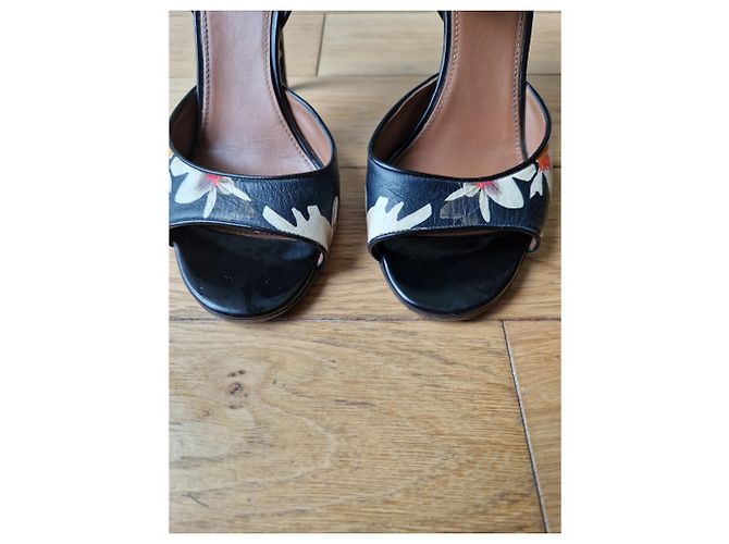 Scarpe Givenchy per donna in buone condizioni - vista 3
