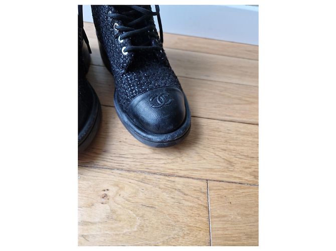 Timeless Botines Chanel de cuero y tweed en buen estado - vista 3