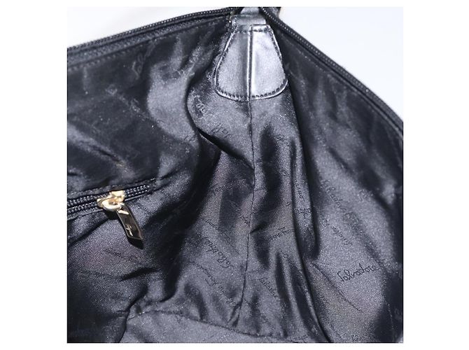 Borsa a spalla Salvatore Ferragamo in tela nera e oro Auth BA3569 Nero D'oro - vista 18
