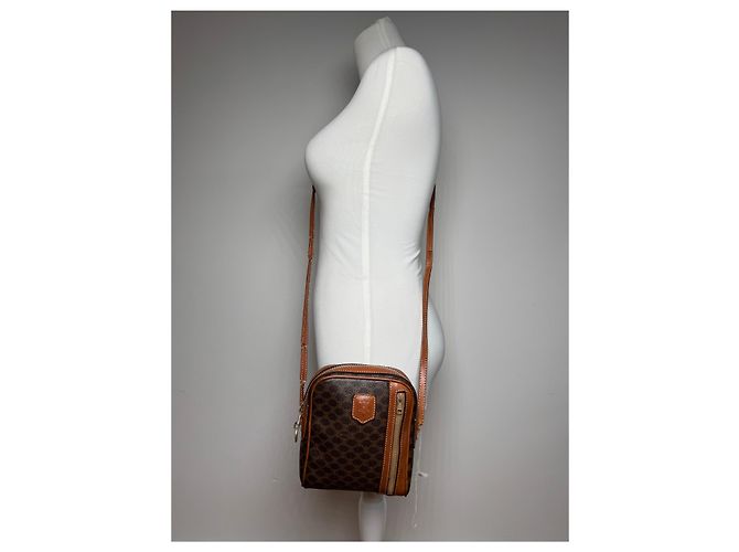 Céline Vintage Celine Triomphe Monogramm Tasche Braun - Ansicht 14