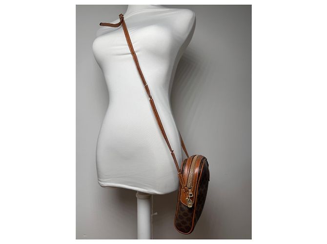 Céline Vintage Celine Triomphe Monogramm Tasche Braun - Ansicht 15