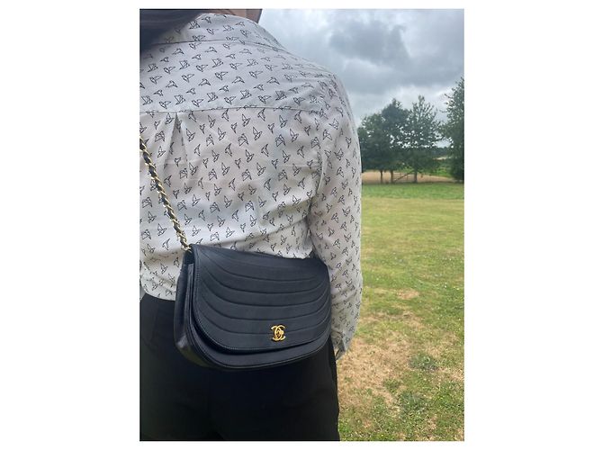 Bolso Chanel Timeless media luna en cuero de cordero azul marino - vista 13