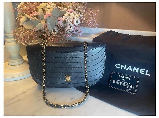 Bolso Chanel Timeless media luna en cuero de cordero azul marino - vista 2