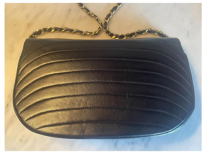 Bolso Chanel Timeless media luna en cuero de cordero azul marino - vista 3