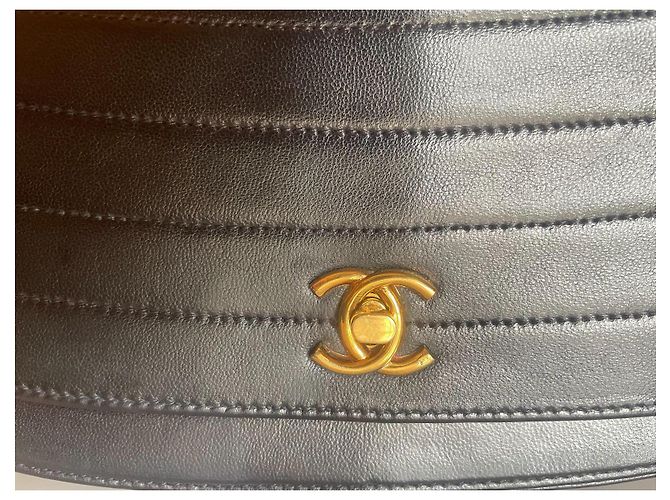 Bolso Chanel Timeless media luna en cuero de cordero azul marino - vista 7