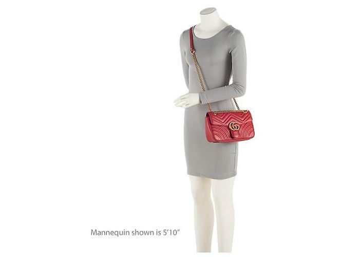 Borsa a tracolla media GG Marmont in pelle Matelassé Gucci Rosso - vista 5