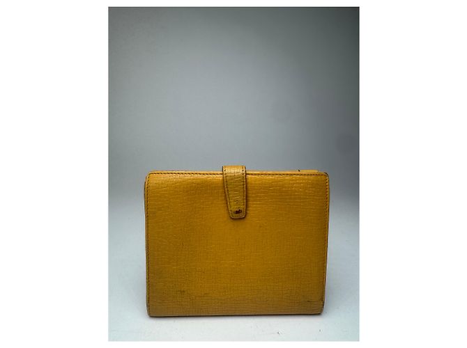 Vintage Loewe Leather wallet yellow - view 2