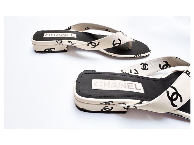 Sandali Logo Chanel 38,5 Bianco - vista 2