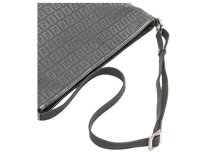 Borsa a tracolla in tela Zucchino nera di Fendi Nero - vista 10