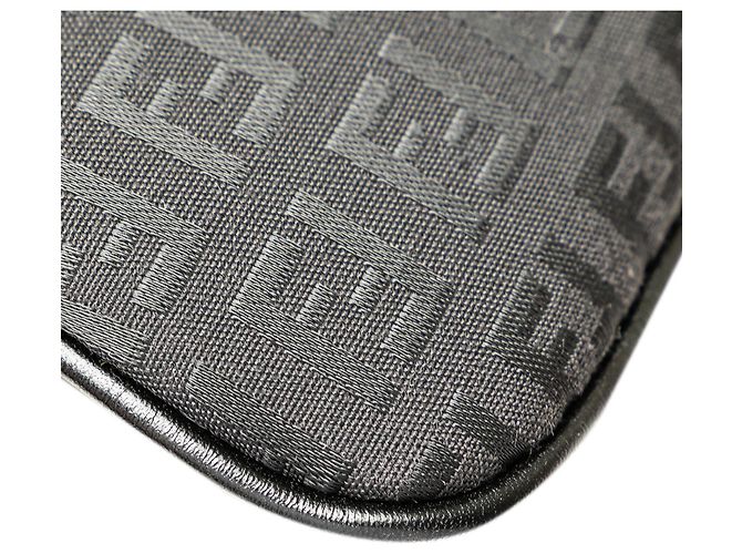 Borsa a tracolla in tela Zucchino nera di Fendi Nero - vista 8