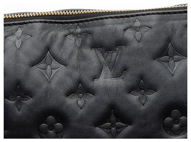 Borsa a Spalla Coussin MM in Pelle di Agnello Embossed Monogram Louis Vuitton Nero - vista 10