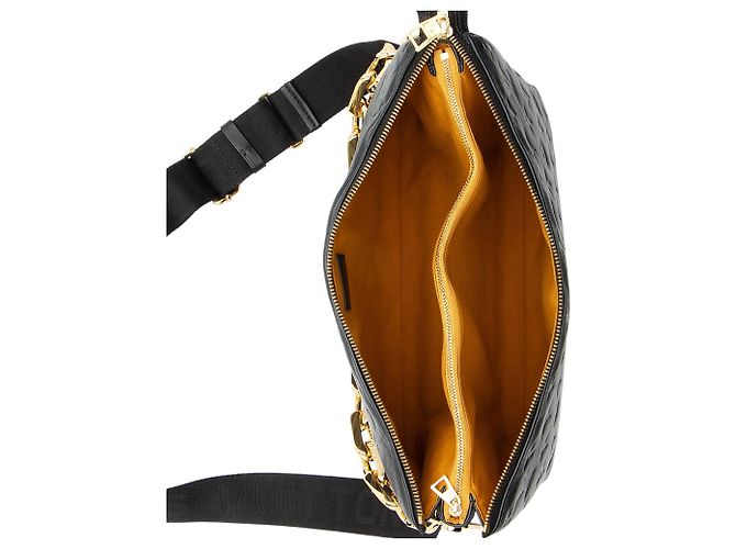 Borsa a Spalla Coussin MM in Pelle di Agnello Embossed Monogram Louis Vuitton Nero - vista 6