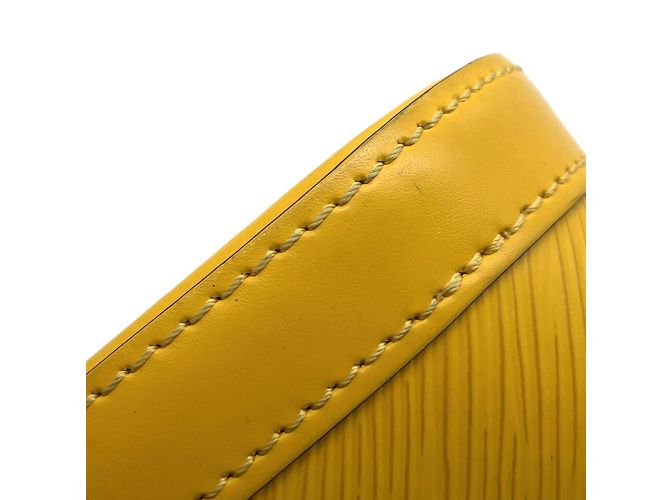 Mini Alma Epi Schultertasche von Louis Vuitton Golden - Ansicht 6