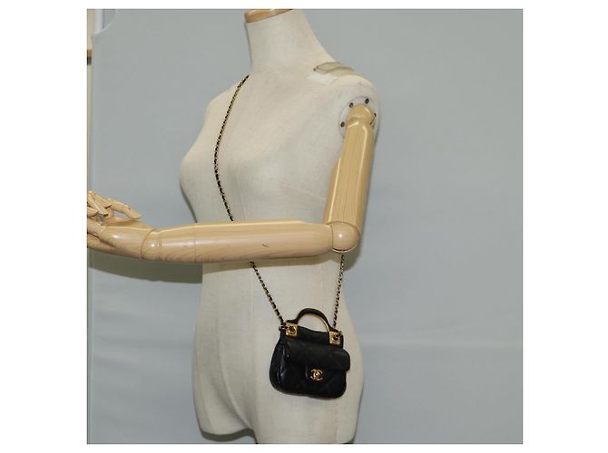 CHANEL Borsa a Spalla Chain Pouch in Pelle di Agnello Nera Oro CC Auth 128104SM Nero D'oro - vista 24