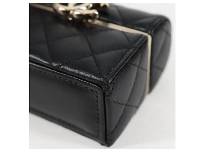 CHANEL Borsa a Spalla Matelassé con Catena in Pelle di Agnello Nera Oro CC Auth 127743SM Nero D'oro - vista 15