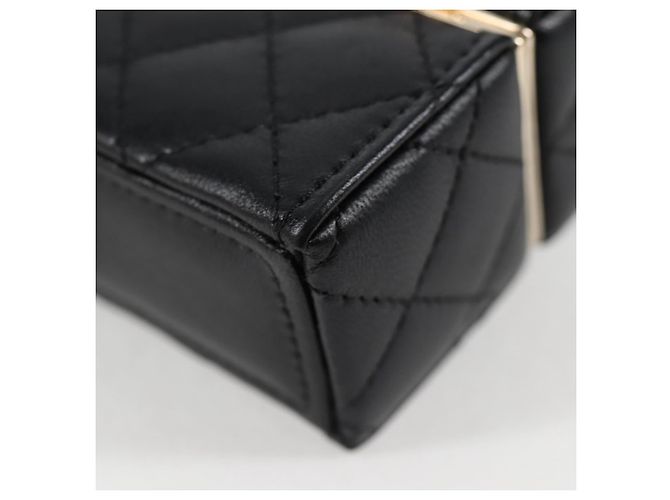 CHANEL Borsa a Spalla Matelassé con Catena in Pelle di Agnello Nera Oro CC Auth 127743SM Nero D'oro - vista 17