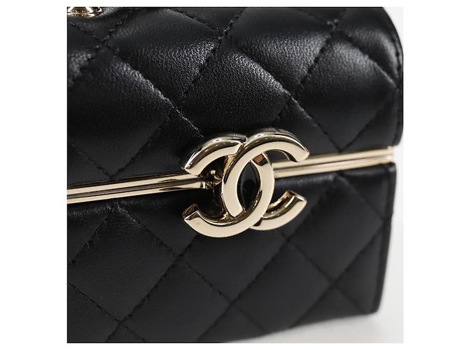 CHANEL Borsa a Spalla Matelassé con Catena in Pelle di Agnello Nera Oro CC Auth 127743SM Nero D'oro - vista 18