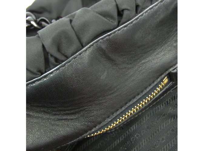 Borsa a spalla con catena arricciata Prada Nero - vista 12