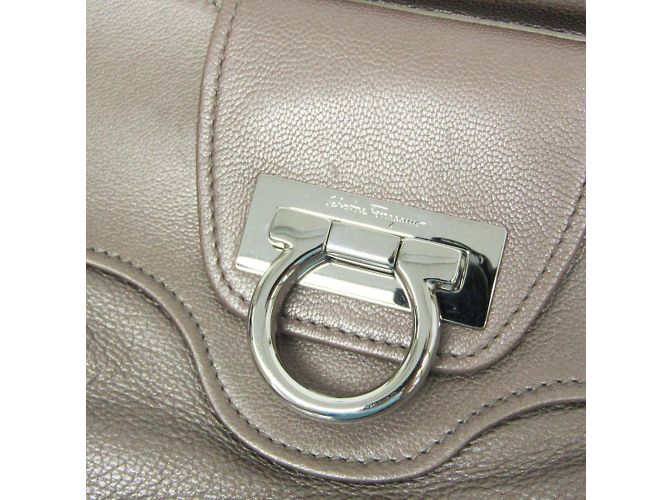 Borsa a spalla in pelle Gancini da donna di Salvatore Ferragamo Argento - vista 14