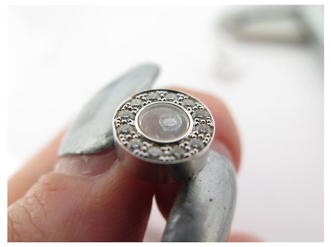 ORECCHINI CHOPARD HAPPY DIAMONDS ICONS 833087 ORO BIANCO & DIAMANTI Argento - vista 12