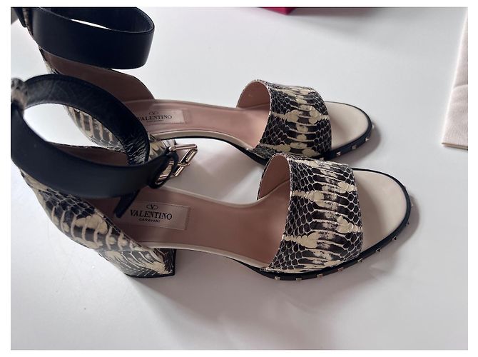 Sandali Valentino Garavani in pelle grigi Grigio - vista 9