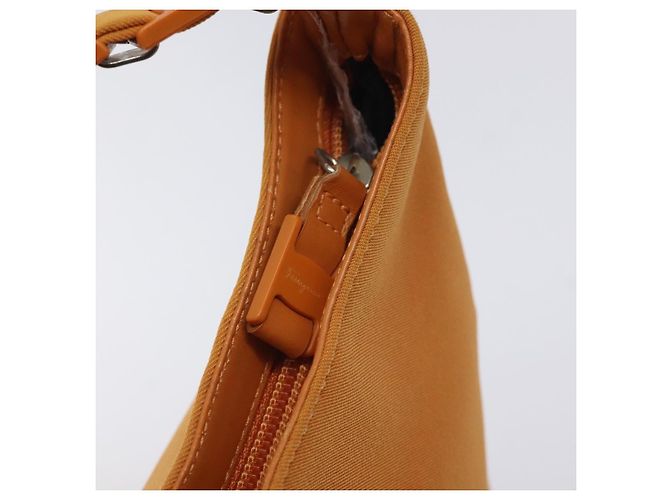 Borsa a spalla Salvatore Ferragamo in tela arancione Auth BA3239 - vista 10