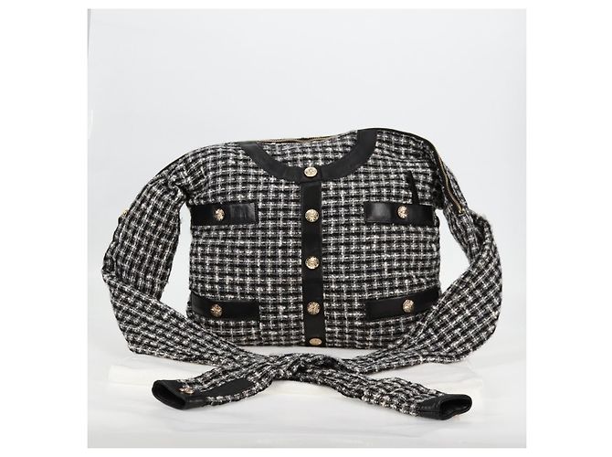 Girl Ragazza CHANEL Giacca Chanel Borsa a Spalla tweed Nero Bianco CC Auth 126244V - vista 12
