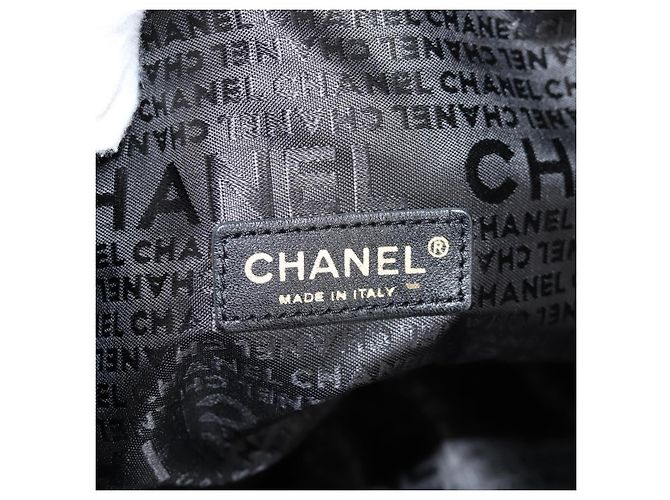 Girl Ragazza CHANEL Giacca Chanel Borsa a Spalla tweed Nero Bianco CC Auth 126244V - vista 22